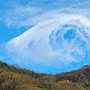 部分的に青空も見える・・・手みたい